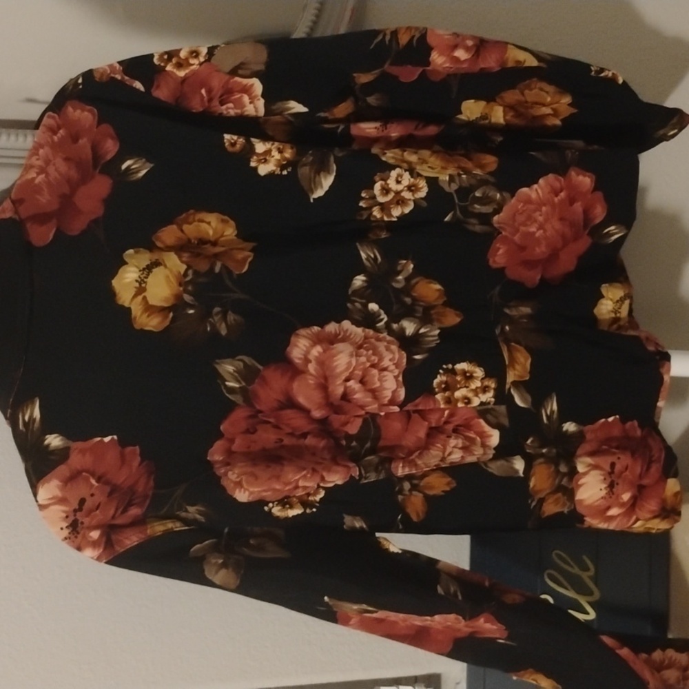 Floral Zip-up Long Sleeve Blouse - Picture 3 of 3